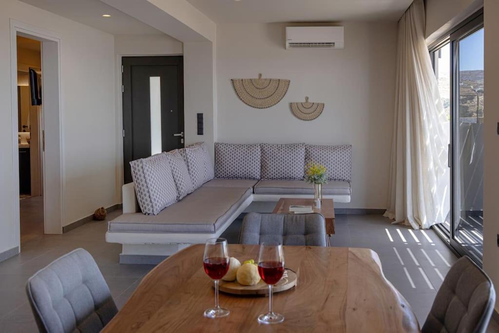 Pearl Suites And Villa Tínos מראה חיצוני תמונה