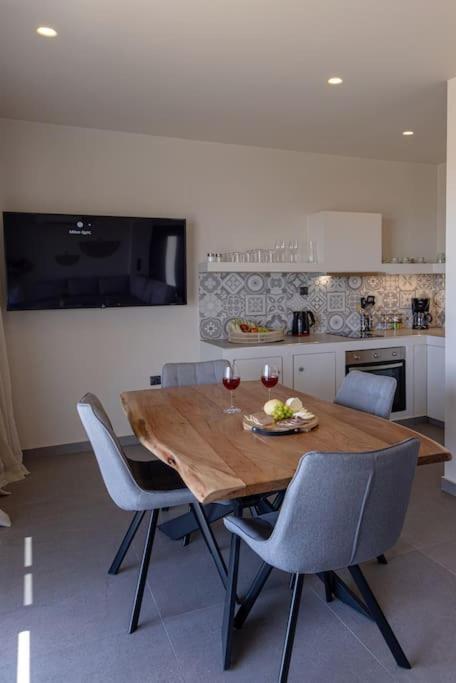 Pearl Suites And Villa Tínos מראה חיצוני תמונה