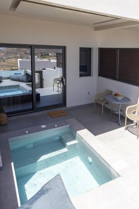 Pearl Suites And Villa Tínos מראה חיצוני תמונה
