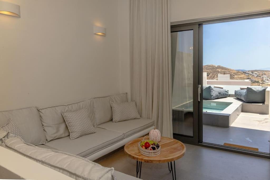 Pearl Suites And Villa Tínos מראה חיצוני תמונה